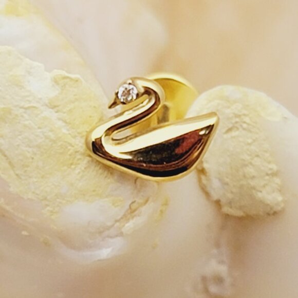 16G Swan labret with CZ gems gold plated G23 Titanium cartilage NWT - Picture 1 of 2